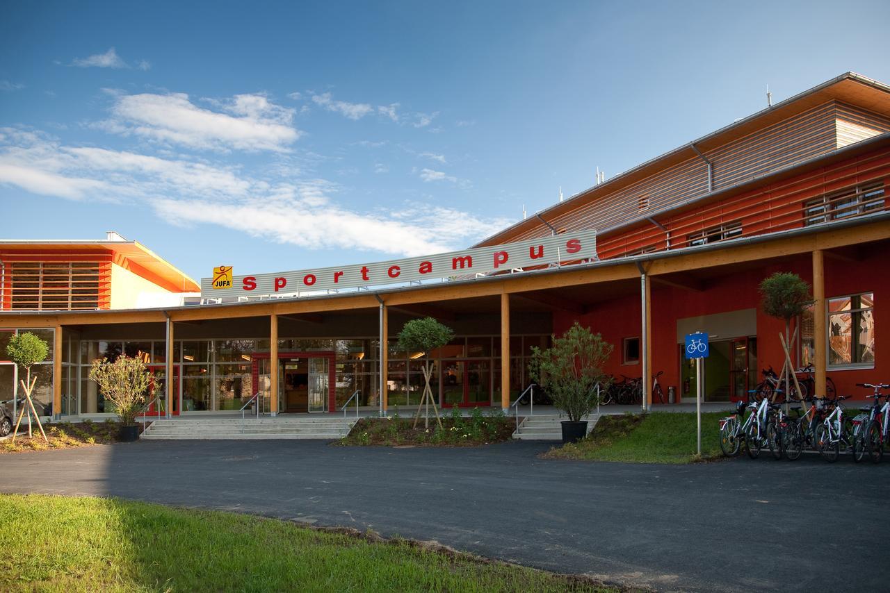 Jufa Hotel Лейбниц Экстерьер фото